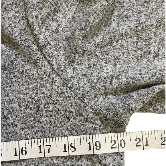 Adrienne Vittadini Sweater Top Shirt Womens Medium Grey Crystal Button Accents - Picture 8 of 10